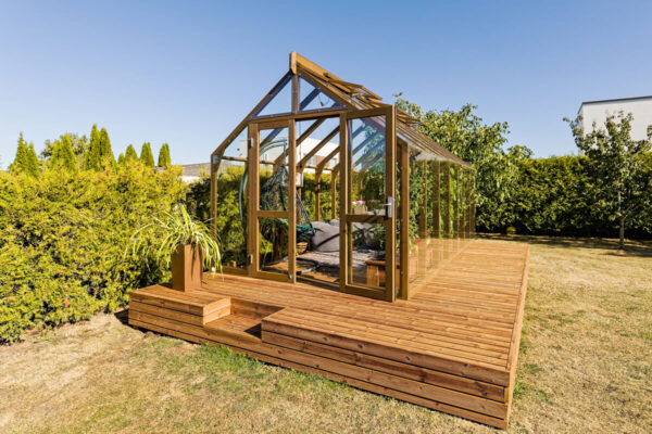 Wooden greenhouse on terrasse